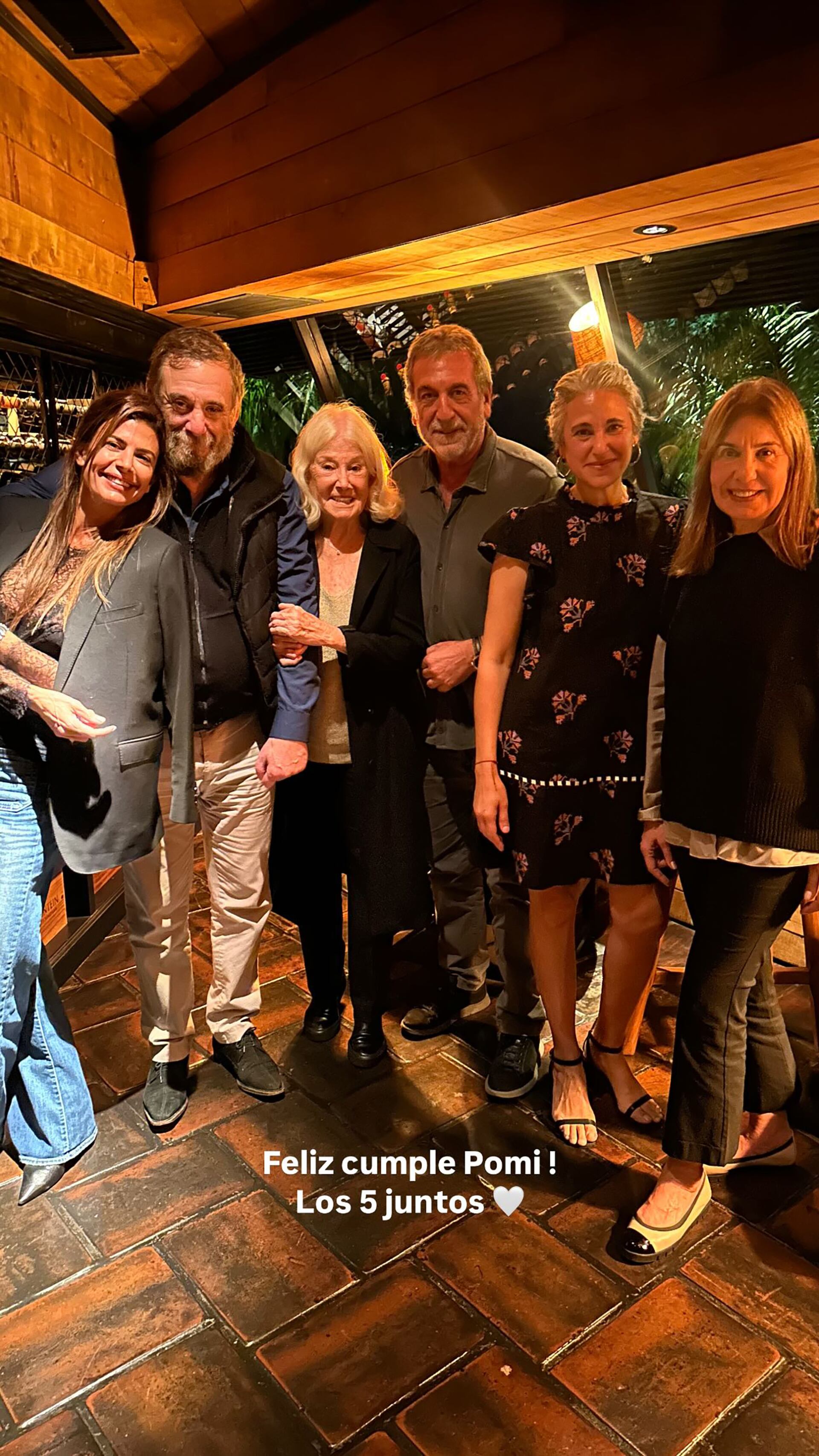 Juliana Awada celebró el cumpleaños de su madre junto a sus hermanos: