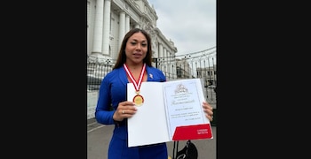 Relaciones expuestas, distinciones oficiales bajo