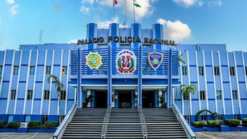 La Policía Nacional busca al hombre que hirió de bala a una mujer en una plaza comercial de República Dominicana