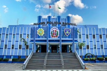 Faride Raful sostuvo que cualquier actuación irregular en la Policía Nacional debe ser investigada y sancionada conforme al marco legal dominicano. (Foto cortesía Policía Nacional República Dominicana)