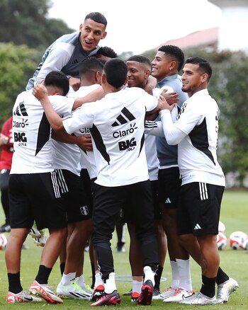 La selección peruana entrenó en