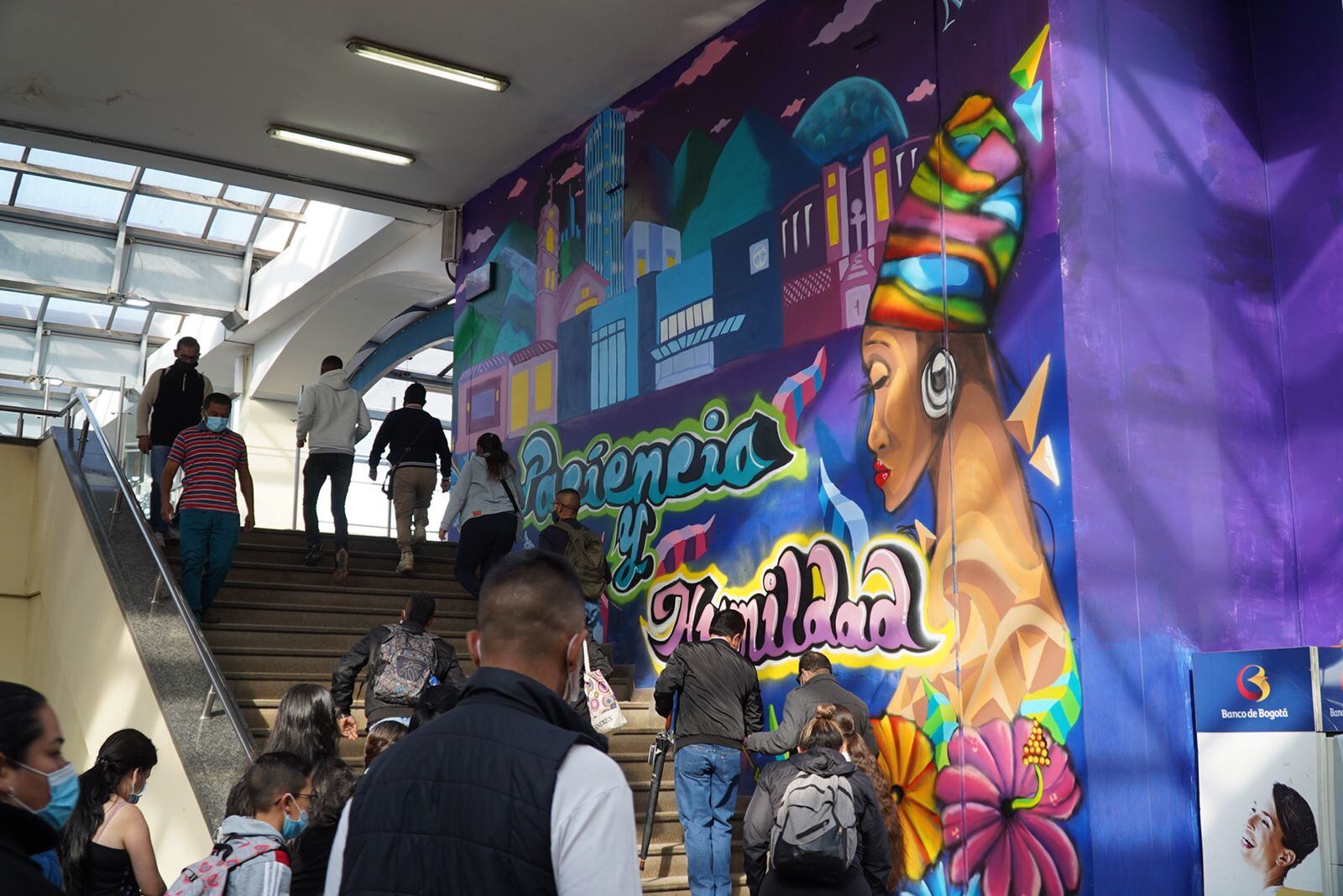 Más de 2.000 metros cuadrados de Transmilenio serán intervenidos con grafiti y murales para promover la cultura ciudadana - crédito @TransMilenio / X