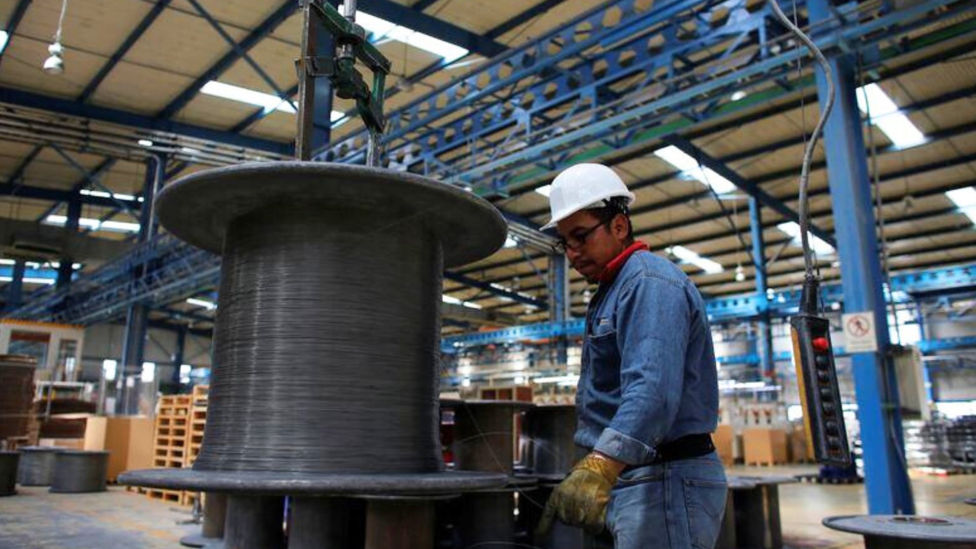 La gradual reducción de la jornada laboral requiere incentivos, flexibilidad sectorial y programas de capacitación para mitigar efectos negativos.