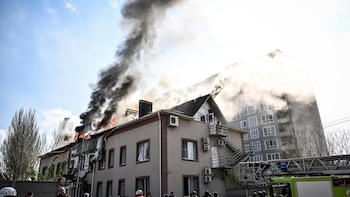 Mueren cuatro personas y otras 25 resultan heridas por un ataque de Rusia sobre Dnipró, en Ucrania