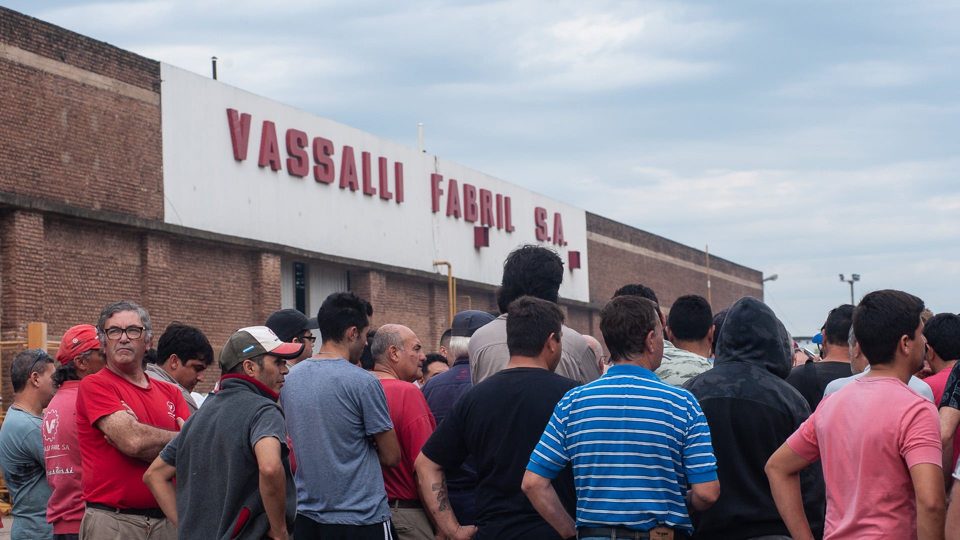La planta de Vassalli en Firmat, Santa Fe, opera hoy con jornadas reducidas a cuatro horas diarias mientras la empresa negocia su cuarto cambio de dueños en menos de una década