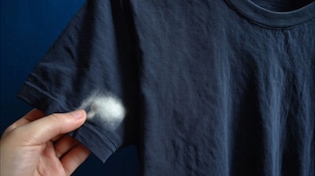 Ropa desteñida, residuo de antitranspirante, fibra dañada, limpieza textil, trucos de lavado caseros. - (Imagen Ilustrativa Infobae)