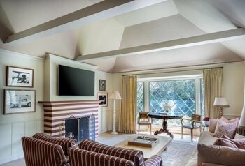 Emma Roberts vende casa