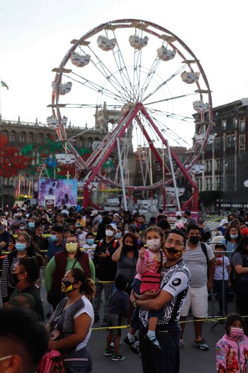 Zócalo de Ciudad de México vive último día de celebraciones debido a covid-19