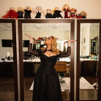 La cantante presumió todos los peluches que ha recibido en los últimos meses. (Instagram: @adele)
