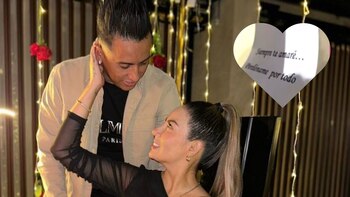 Christian Cueva envía ramo de