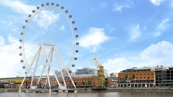 Luego de 10 años, avanza la construcción del “London Eye” porteño: cómo será la obra en Puerto Madero
