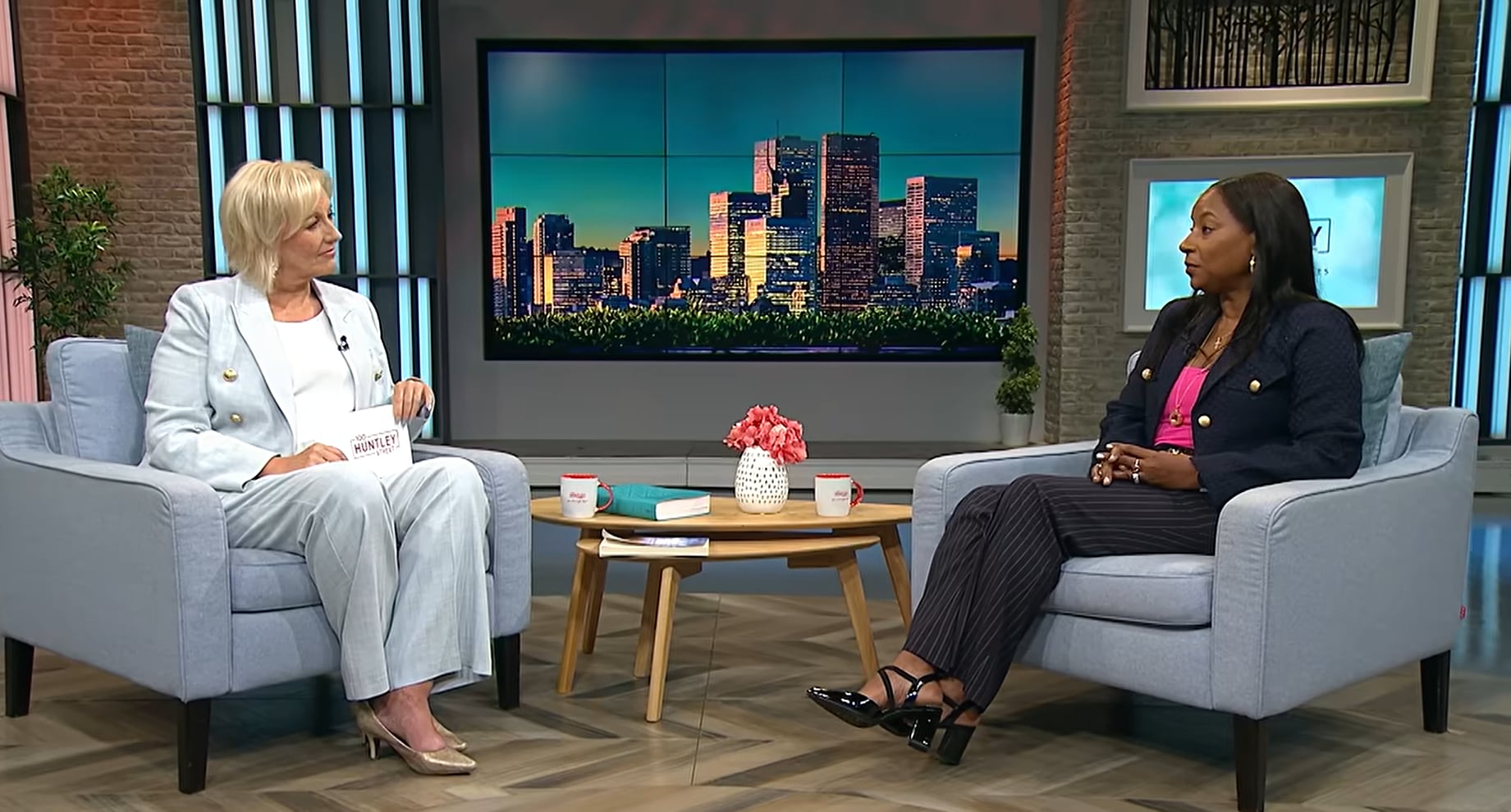 Genelle Guzman-McMillan, durante una charla con Cheryl Weber reveló que se despidió de todos sus seres queridos, al no saber si saldría viva del edificio (100 Huntley Street)