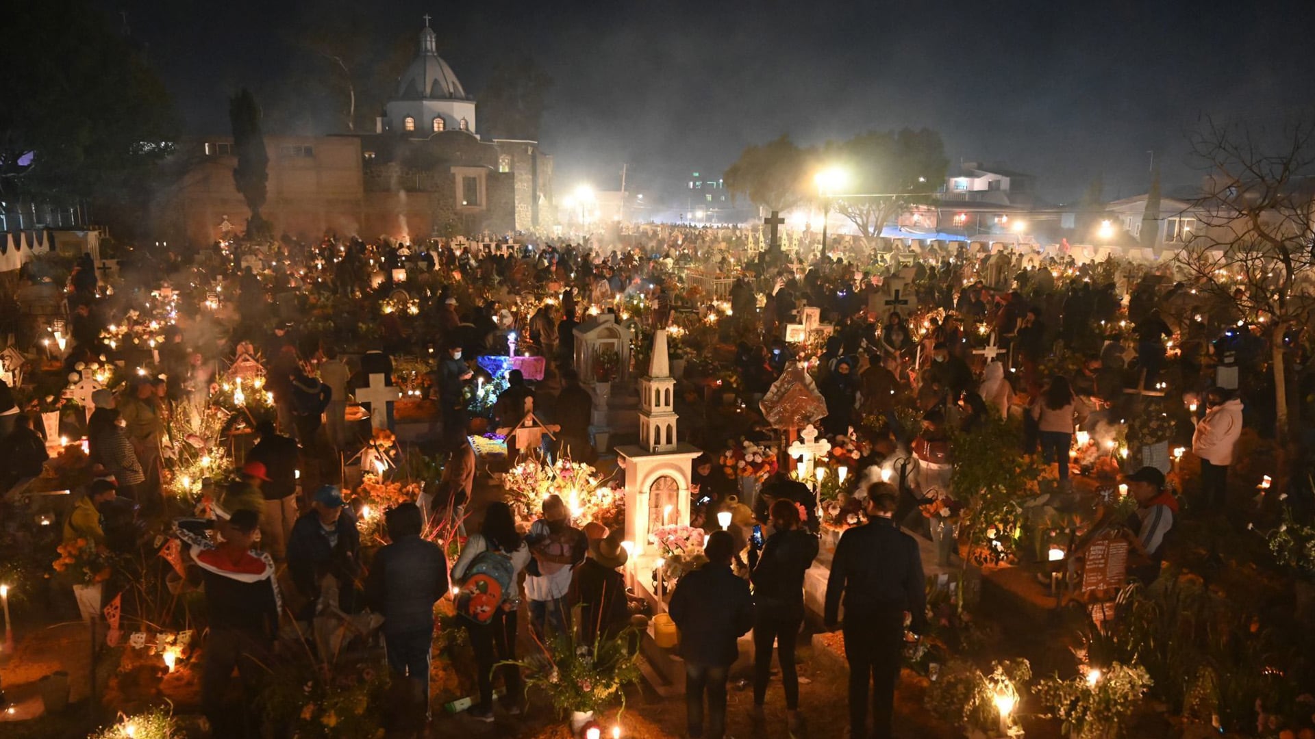 Las celebraciones en Día de Muertos en Mixquic se han vuelto una parte importante en la Ciudad de México
Crédito: Daniel Augusto / Cuartoscuro