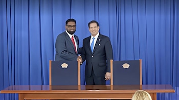 El presidente de Guyana junto