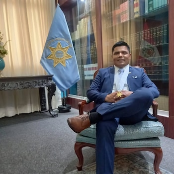 Habló sobre la improvisación y