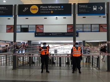 Policía Federal en la estación