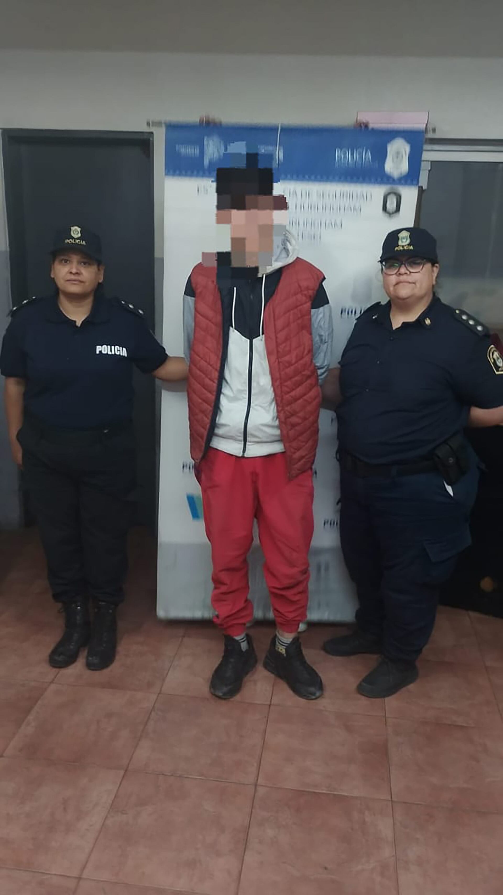 E.I.D., de 17 años, es el cómplice del tirador.