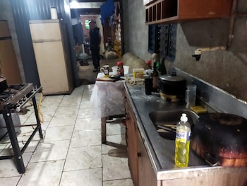 Los trabajadores vivían en un