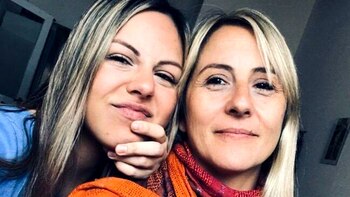 María Clara junto a su