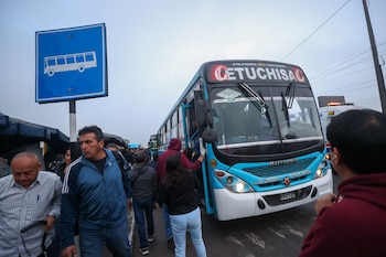 Aunque algunos transportistas dejaron de operar, el paro en Lima no fue total y varios pasajeros pudieron desplazarse por la ciudad.