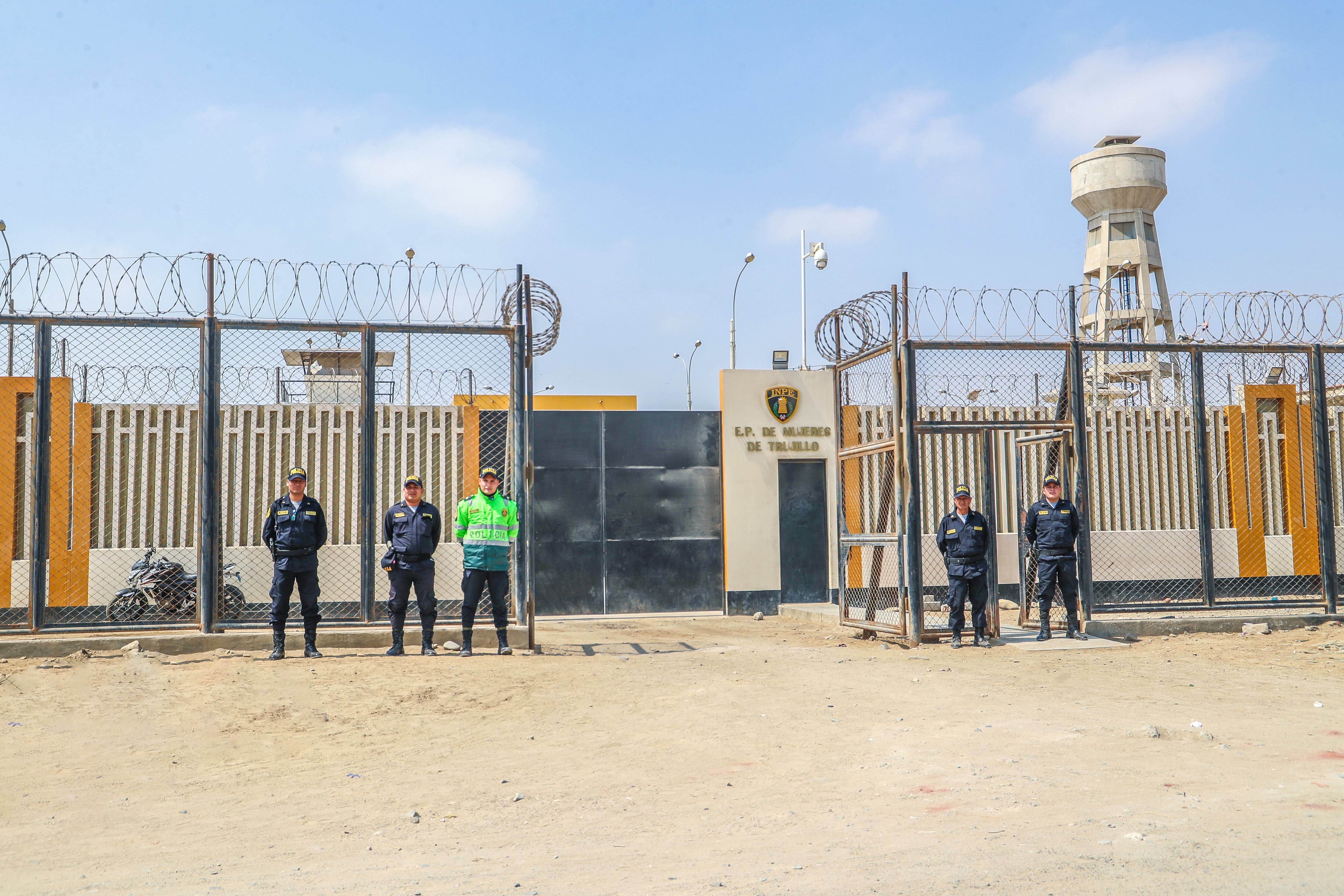 Ejecutivo delega a privados una función clave de seguridad en las prisiones