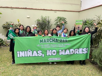 "¡Niñas, no madres!", lema de