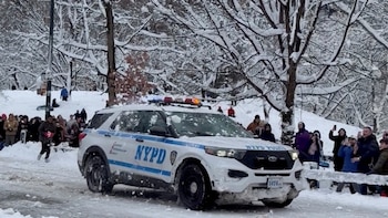 El arresto a un hombre