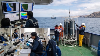 Una imagen compuesta de científicos a bordo de un buque; algunos con computadoras y mapas, otros con equipo oceanográfico en cubierta, y otros usando microscopios.