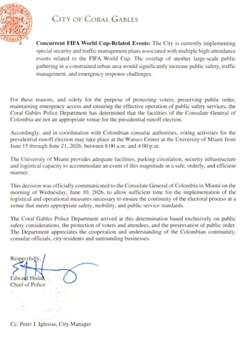 El escrito también detalla que durante el primer balotaje hubo “extensas filas y grandes concentraciones de votantes en las calles públicas adyacentes al consulado- crédito Coral Gables