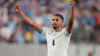 Preocupación en Uruguay por la lesión de Ronald Araujo: la licencia especial que le dio Bielsa para tratarse
