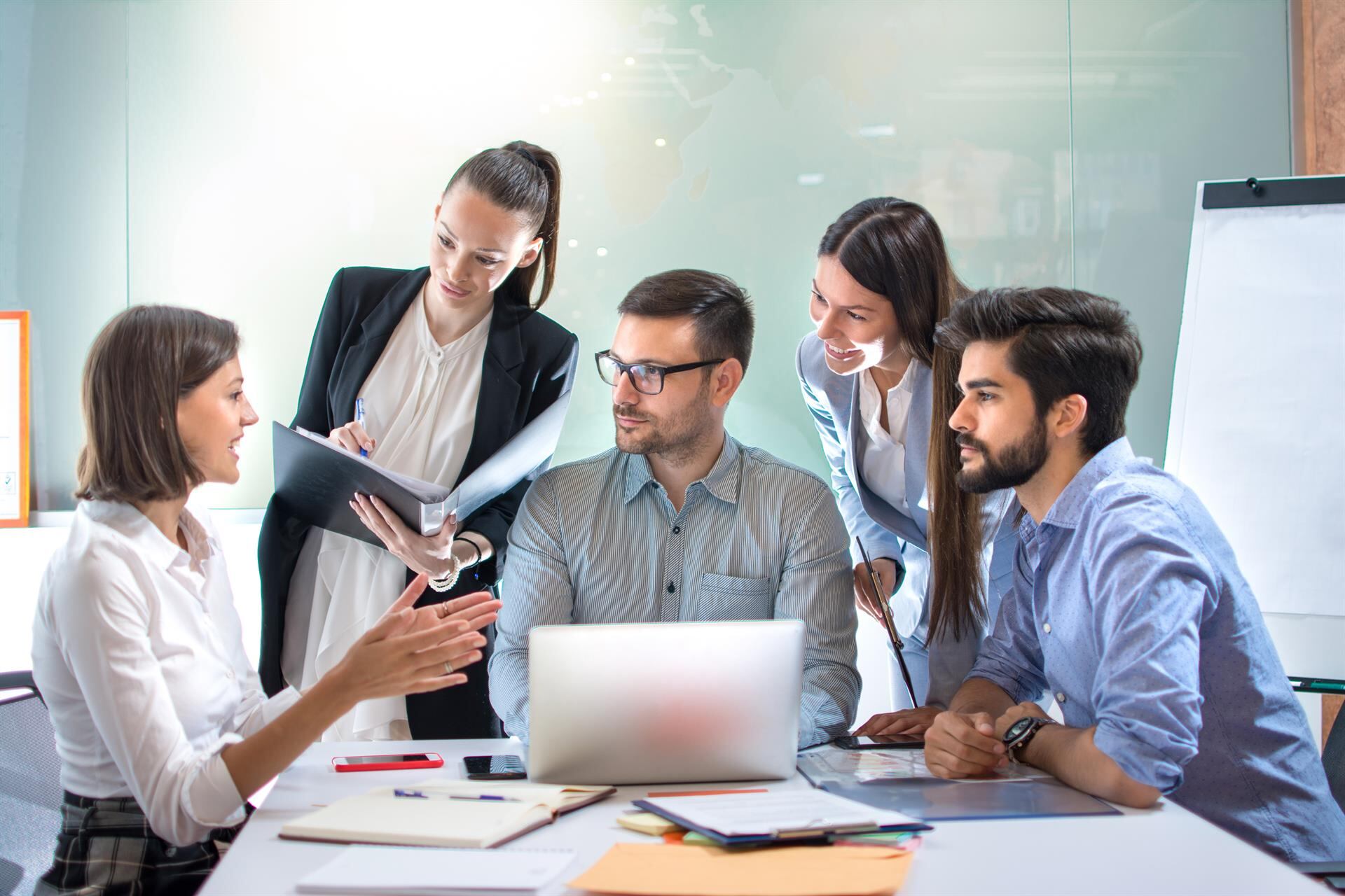 El 98% de los expertos considera que la falta de talento cualificado frena alza de la productividad, según PwC