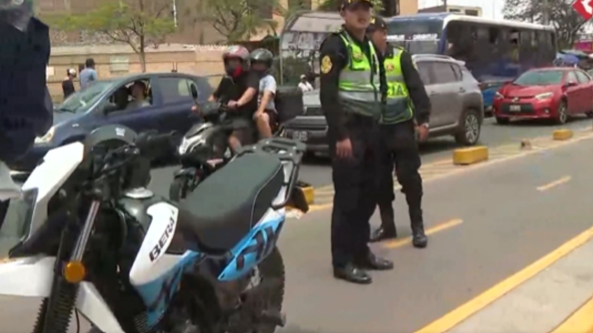 Atropellan a niña de 7 años en los exteriores de la Universidad Nacional Mayor de San Marcos. (Captura: América Tv)