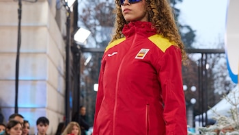 JJ.OO/Milán-Cortina. Joma exhibe la uniformidad