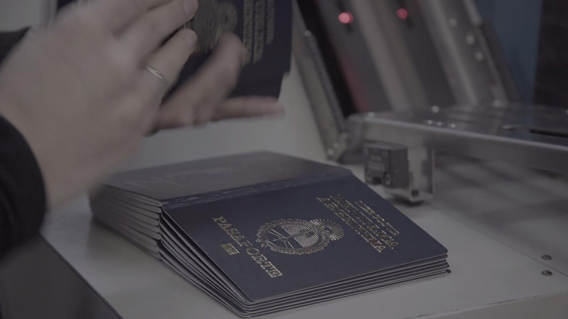 El pasaporte electrónico cuenta con un chip integrado