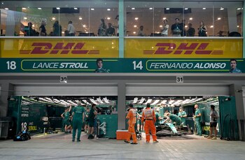 Boxes de Alonso y Stroll