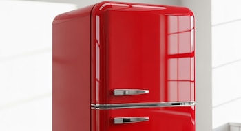 Un modelo de refrigerador retro similar a los retirados del mercado estadounidense a raíz de reportes de incendios y fallas eléctricas, según la Comisión de Seguridad de Productos del Consumidor de Estados Unidos (CPSC).