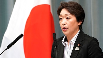 Seiko Hashimoto habló sobre el presente de la organización de los Juegos Olímpicos (AP Photo/Eugene Hoshiko, File)