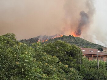 Incendio originado en Cuevas del