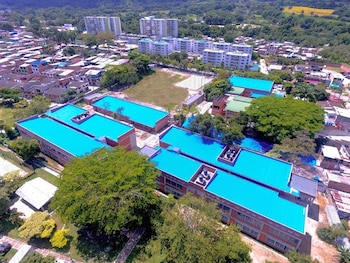 Institución educativa Francisco de Paula Santander Ibagué, en la que habría ocurrido la golpiza contra un menor de 11 años - crédito Ministerio de Educación