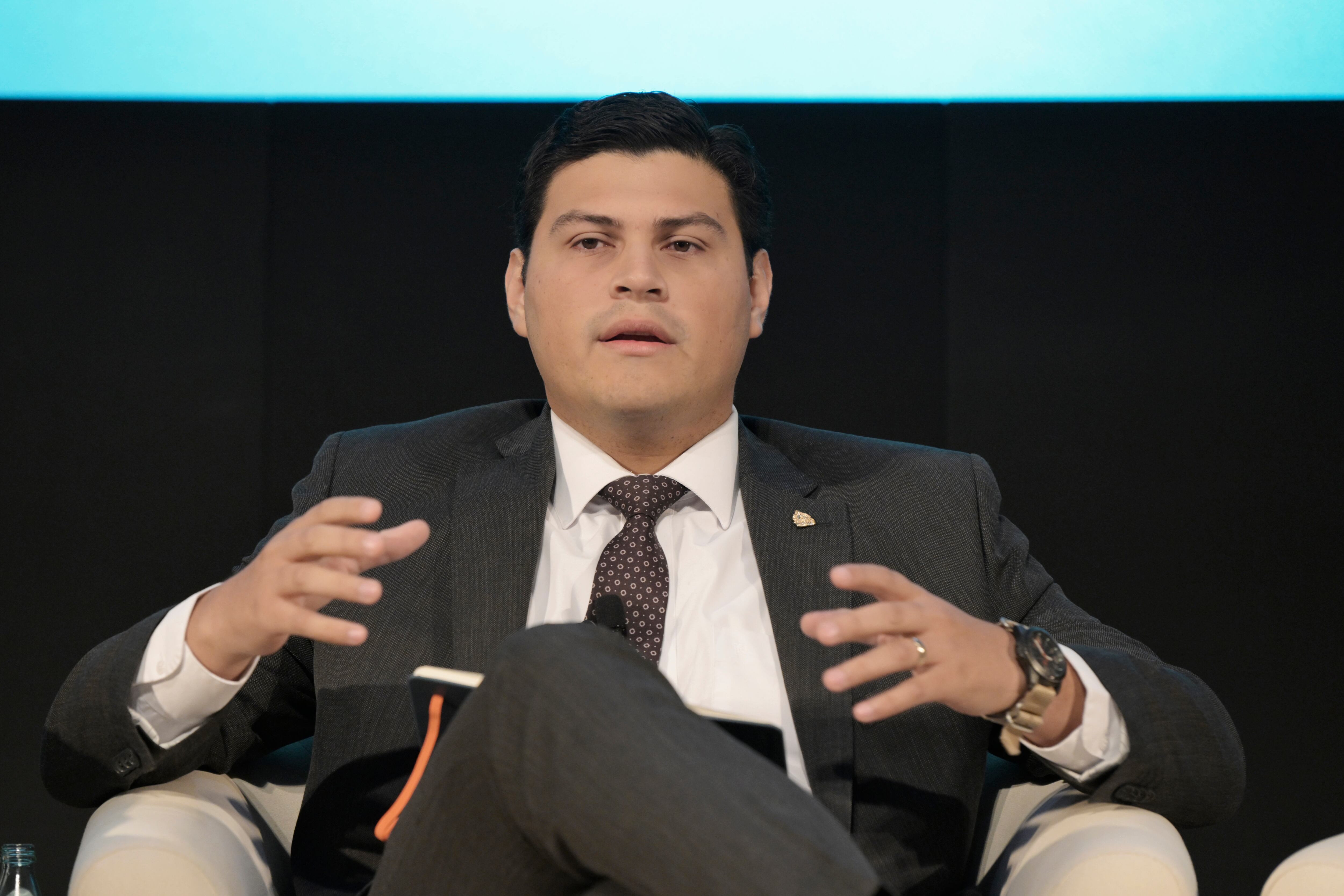 Marlon Ochoa fue señalado por su colega López-Osorio por intentar frenar una conferencia del CNE (EFE)