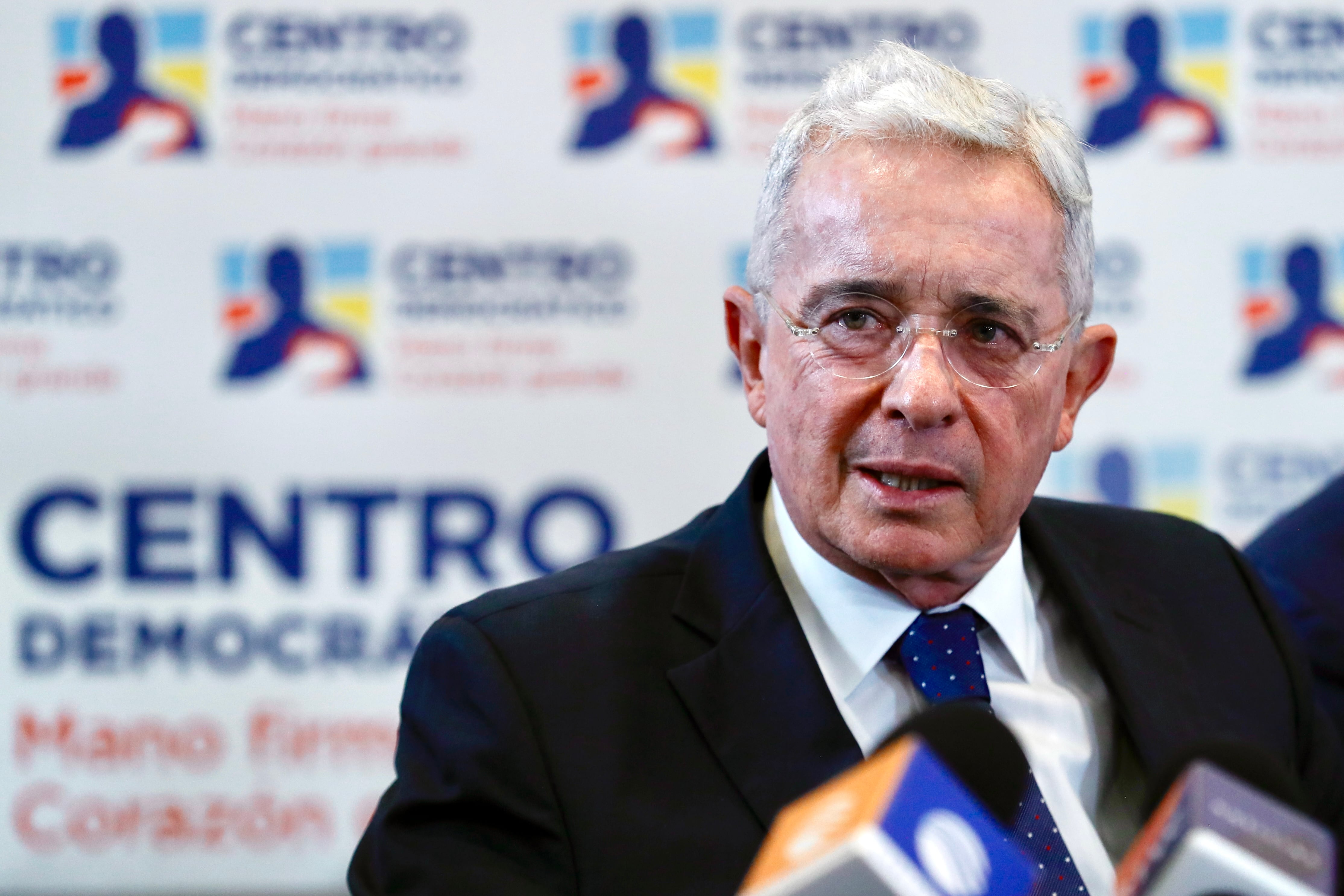 Uribe insiste en que el Centro Democrático no es solo de derecha y reivindica sus valores