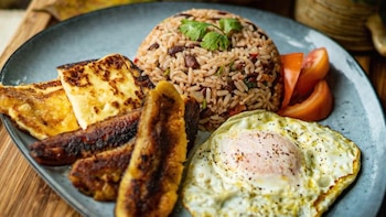 Es considerado el desayuno tradicional más importante de Costa Rica. Cortesía: Expo Gourmet Magazine