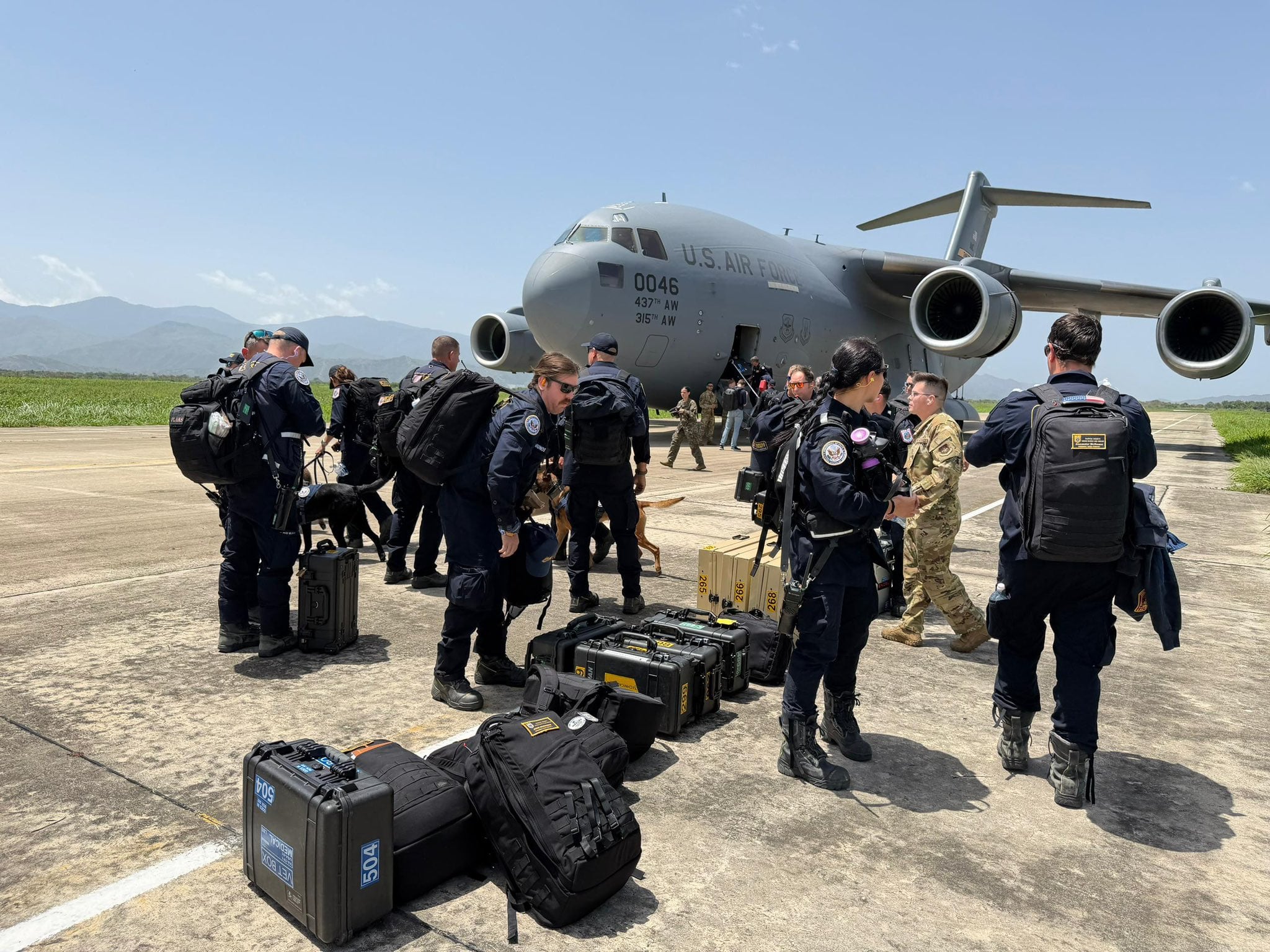 El Comando Sur de Estados Unidos sumó apoyo técnico para evaluar y rehabilitar aeropuertos y gestionar operaciones aéreas en regiones devastadas (X)