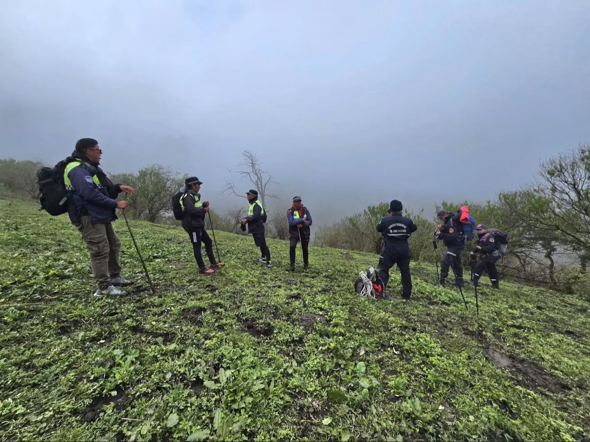 Las patrullas recorren sectores de difícil acceso bajo lluvias, neblina y bajas temperaturas