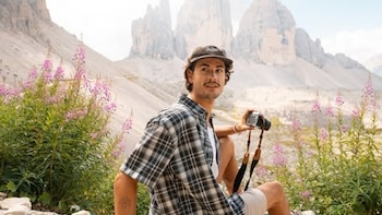Creador de contenido español decidió viajara para conocer Colombia y sorprendió con el primer lugar que visitó en Bogotá