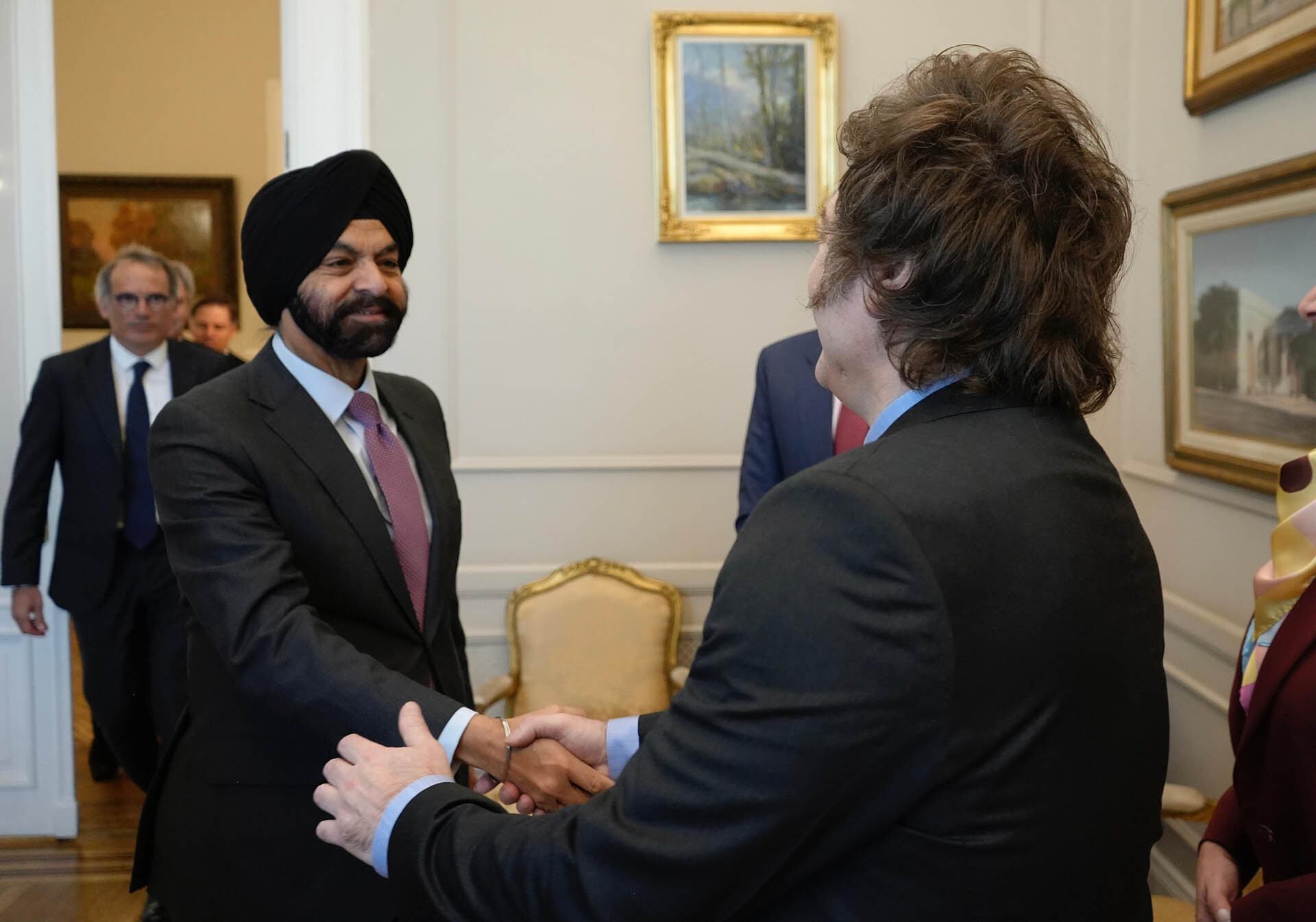 El presidente del Grupo Banco Mundial, Ajay Banga, fue recibido por Javier Milei