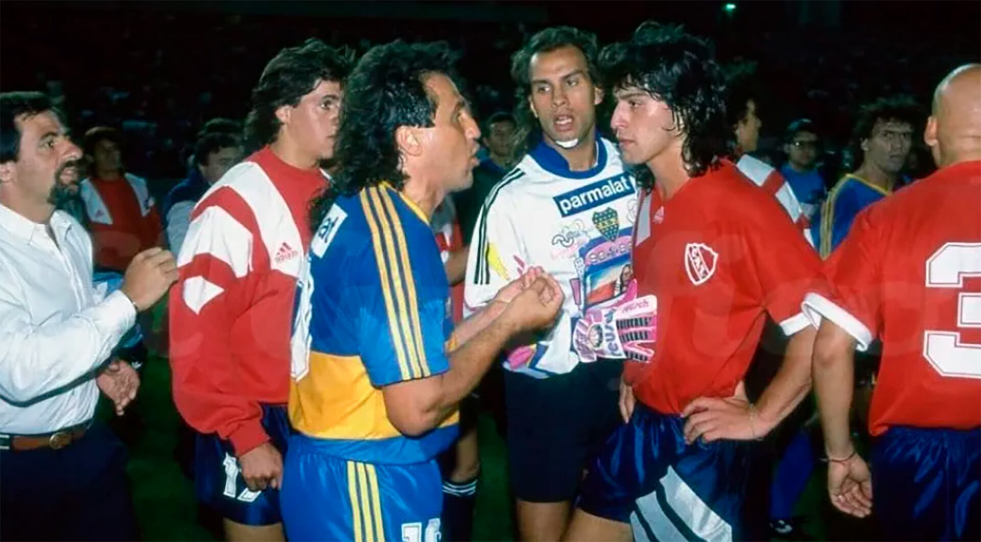 El Beto Márcico discute con Daniel Garnero ante la mirada de Navarro Montoya