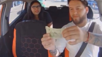 Mujer se vuelve viral al amenazar con usar la Ley Valeria tras ser acusada de pagar con billete falso a conductor de app