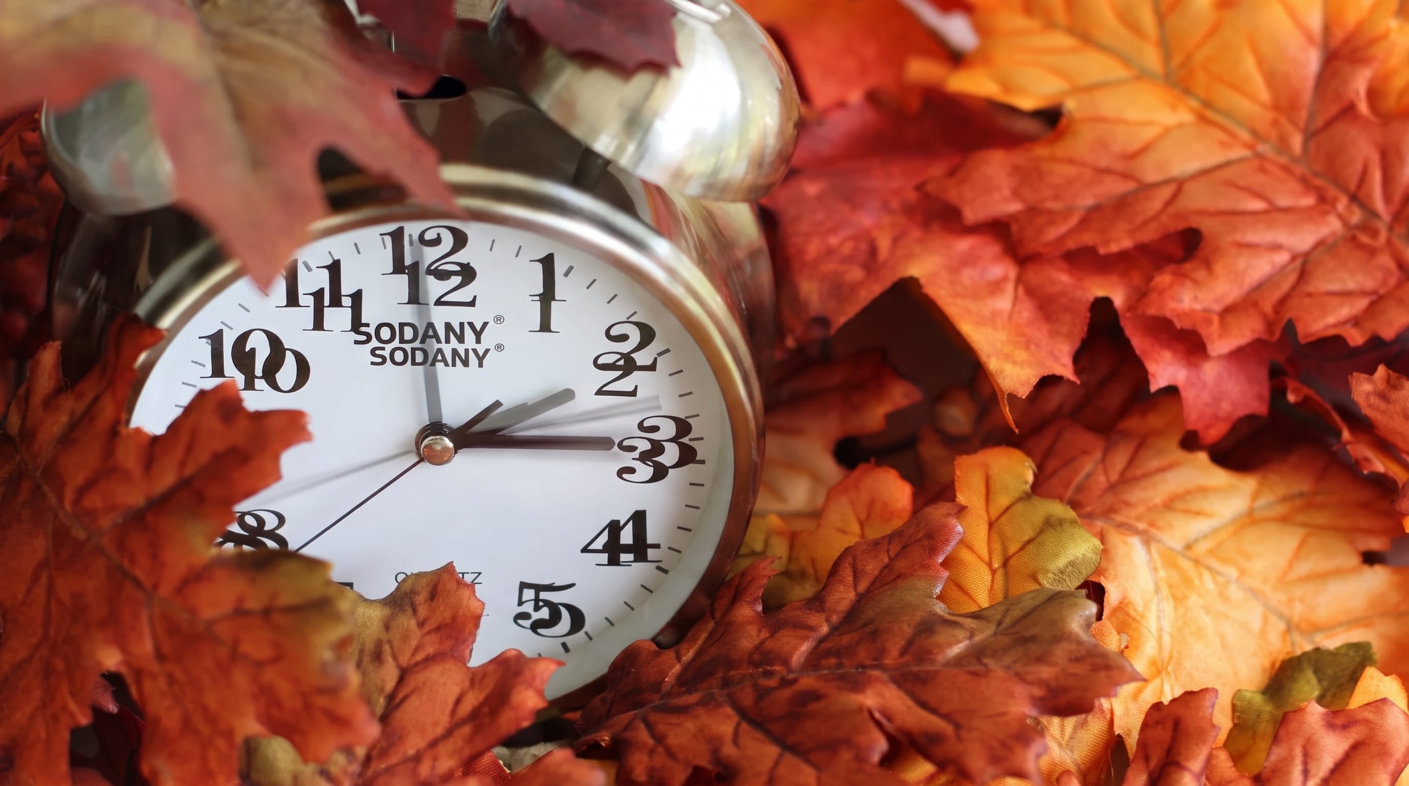 Ventajas e inconvenientes del horario de invierno: un mejor descanso adaptado a los ritmos circadianos, pero menos luz para disfrutar después de trabajar