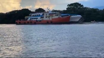 La Fuerza Naval de Honduras y la embarcación Energy colaboraron en la atención de la emergencia registrada en La Ceiba. (Foto: Cortesía)